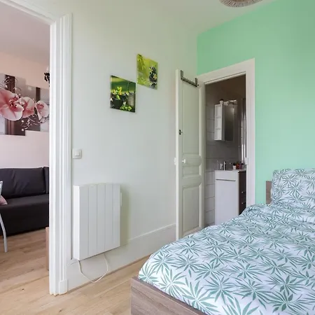 Le Charme Haussmannien-10 Min Paris Apartment